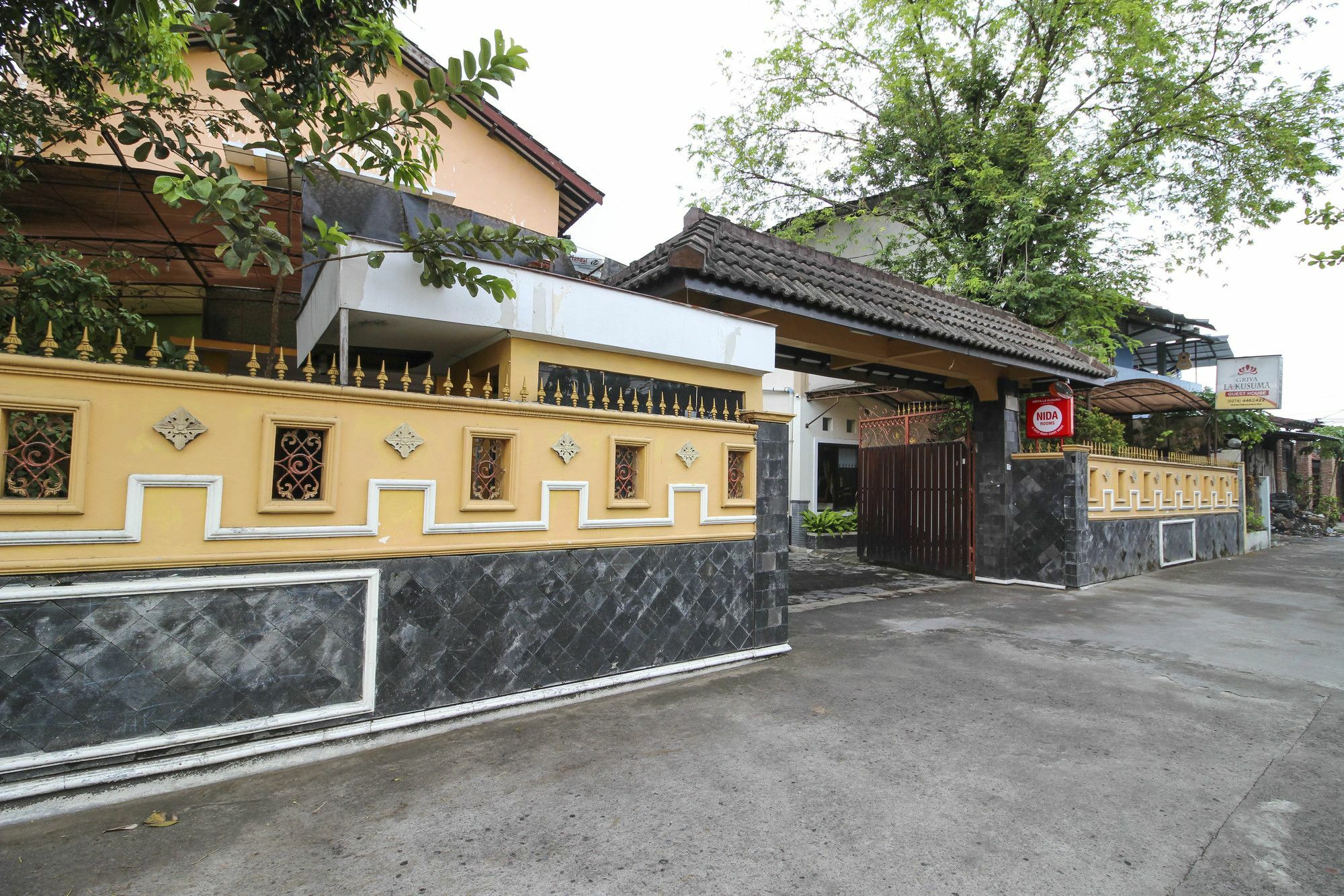 Reddoorz Near Lottemart Maguwo Hotell Yogyakarta Eksteriør bilde