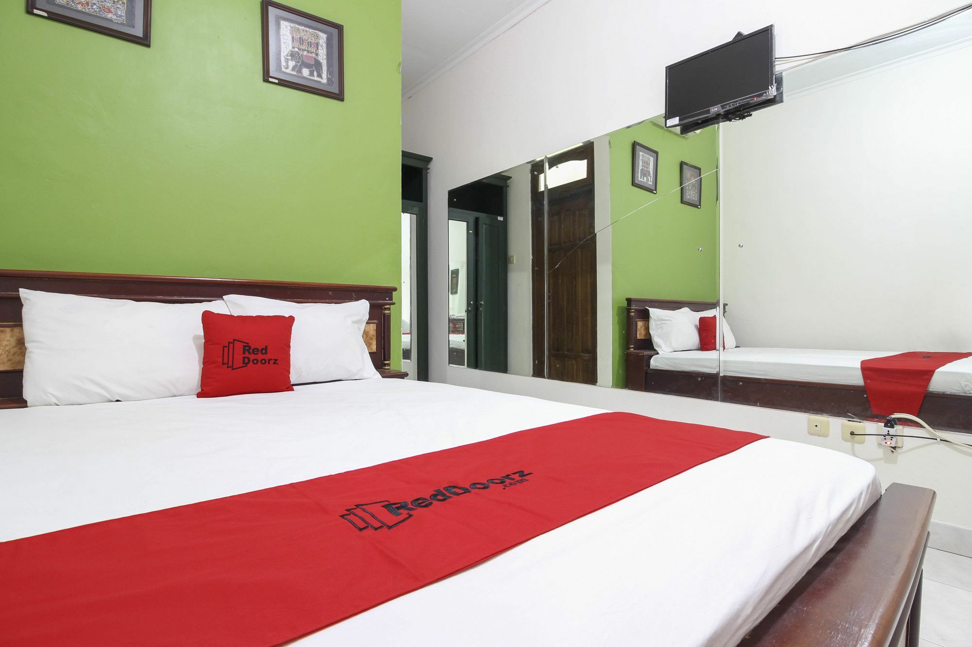 Reddoorz Near Lottemart Maguwo Hotell Yogyakarta Eksteriør bilde